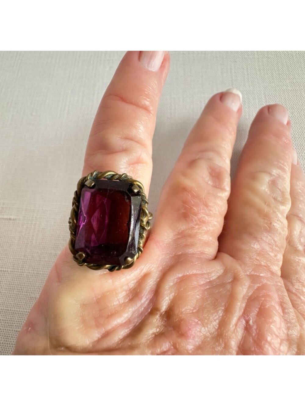 Vintage German Brass Ring Emerald Cut Purple Amethyst Glass Adjustable Size 6 - Picture 6 of 6